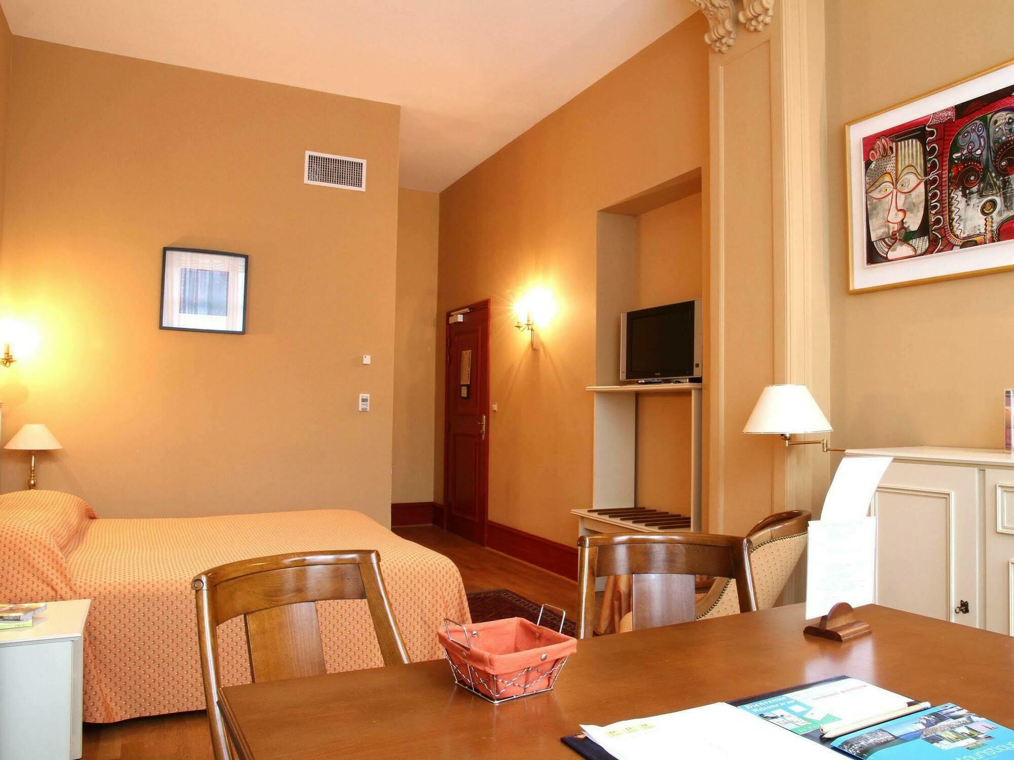 Ermitage Bouquet Hotel Rouen Ngoại thất bức ảnh
